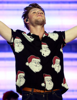 dailyniall:London Jingle Bell Ball - 12/9/2017