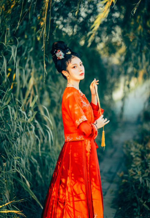 hanfugallery:Traditional Chinese hanfu by 宴山亭