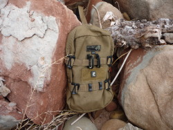 valleydeepmountainhigh:  ru-titley-knives:  Kifau Claymore pouch . Ive carried one of these great pouches as an EDC bag for nearly 4 years now and its never let me down . Originally designed to carry Claymore mines it swallows a lot of EDC  gear and