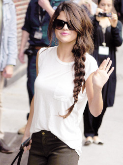 teendotcom:  Selena.