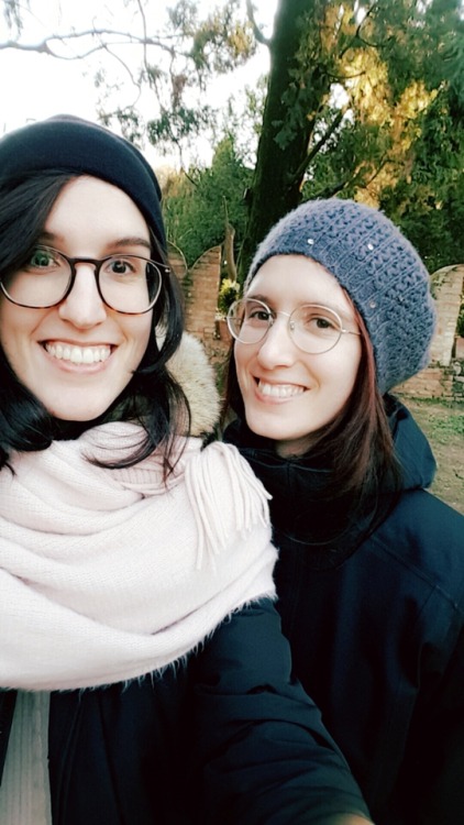Hi there! Ríona @paranoidblue tagged me to post 6 selfies so there you have it! One featuring a giga