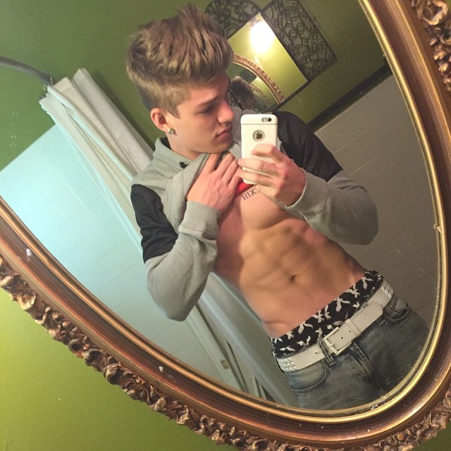 joshyboilove:  You know who