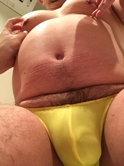 gachimuchikentaro2:  黄色のビキニで責められてhttp://gachimuchikentaro2.blog.fc2.com