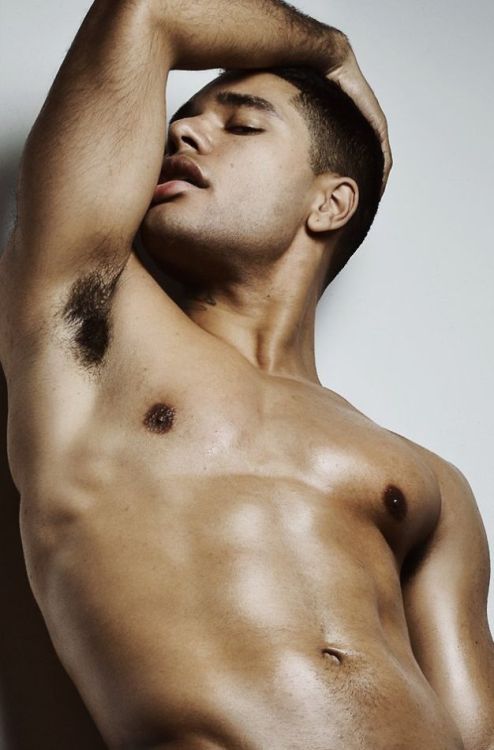 https://male-dreams-blog.tumblr.com/post/118221140215