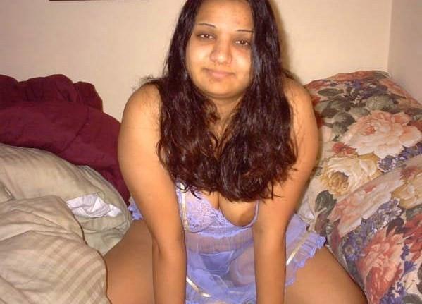 fuckingsexyindians:  Chubby Indian gets naked and shows off her shaved pussy http://fuckingsexyindians.tumblr.com