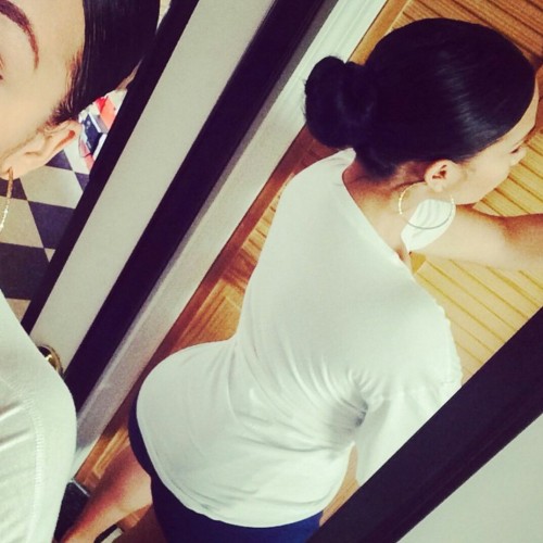 everydayphotos77:  Pretty Bun  I would…Submit @str8forts@yahoo.com, Reblog, like, follow…  http://1moreburpee.tumblr.com