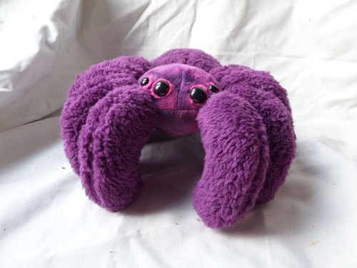 babybunsworld: princesslittlefoxx:  thechinkycowlette:  sosuperawesome:  Large plushies by CuddlesGa