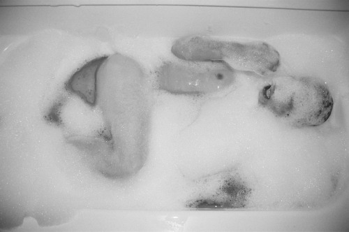 americasfinestkids:  I think Dylan enjoyed this time in the bubble bath… frame #4,8,9,10,11,12  San Diego, California (2015)