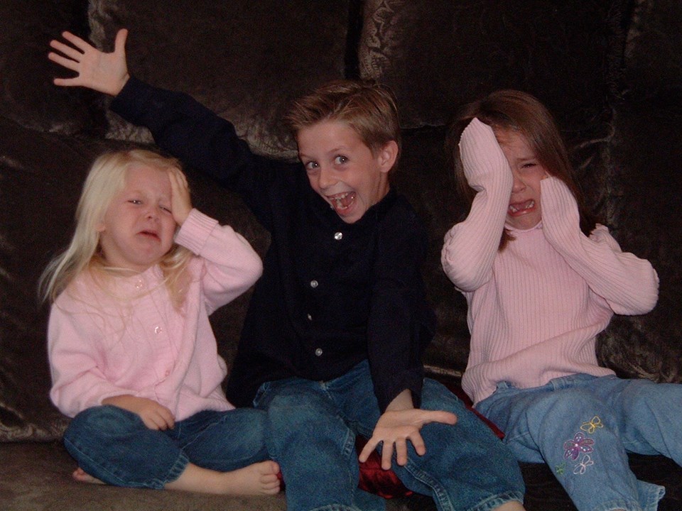 lolfactory:  When I was 7, my mom had us take Christmas Card pictures. My sisters