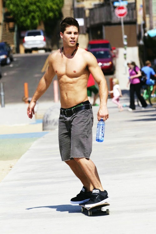 Dean Geyer