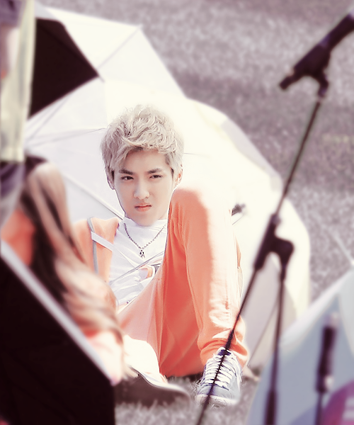 khaenine:  Casually judging people 