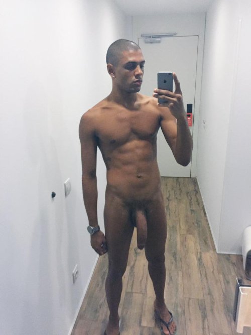 betosbackalley:  vicindallas:  Caio Veyron     Beto’s Cornerhttp://betosbackalley.tumblr.com   