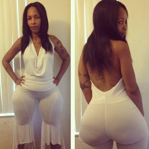 dsgaflboi:  bigweezie:  Thickness Thursday…. Follow www.bigweezie.tumbler.com  DAMN 