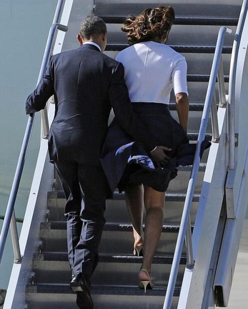 onlyblackgirl:unisexgvt:  teaforyourginaa:  lust4life80:President Obama saves Mrs. Obama from having a wardrobe malfunction. A true gentleman.  yeah that’s what he was doing 😏  Such a gentleman  Y’all always tryna sexualize everything. 
