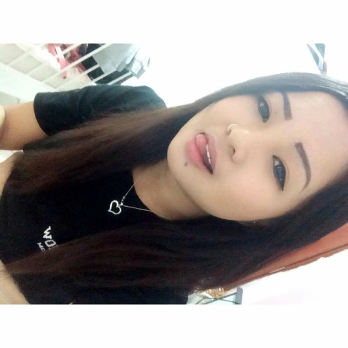 Putri, isapkan konek i abeh teros i nak try breast fuck you boleh? Body lentik mcm putri ni buat dog