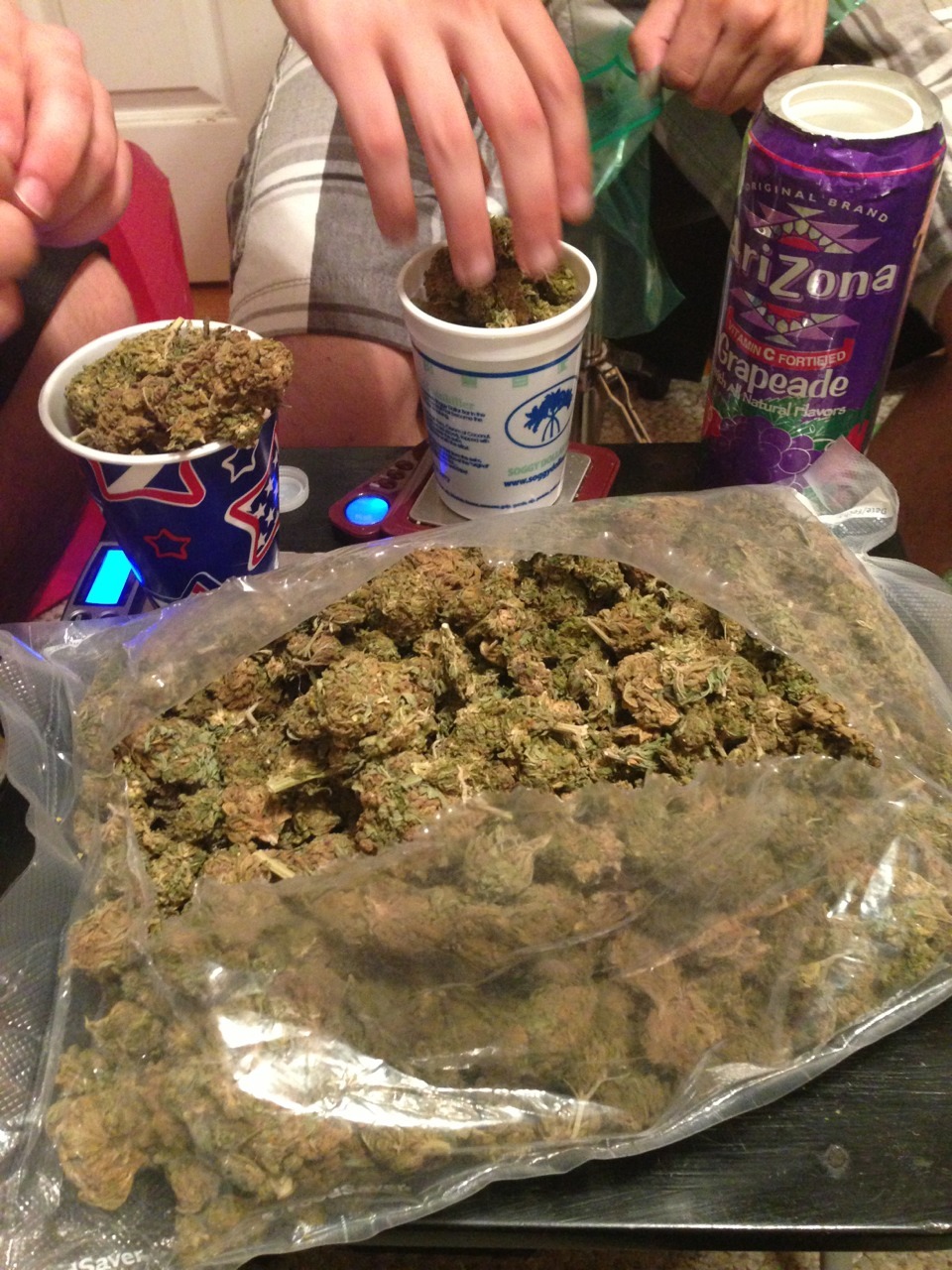 pale-babes-of-ghetto:  golddiggerr:  $$$$  — 