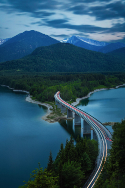 expressions-of-nature:  Into the Mountains