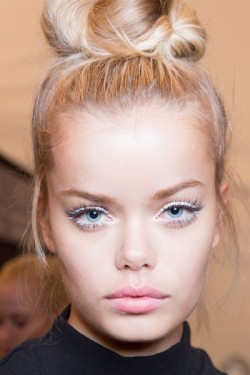 mountainsofpizza:  theyoleauxist-blog: Frida Aasen at Nanette Lepore Spring/Summer 2015, NYFW.   .