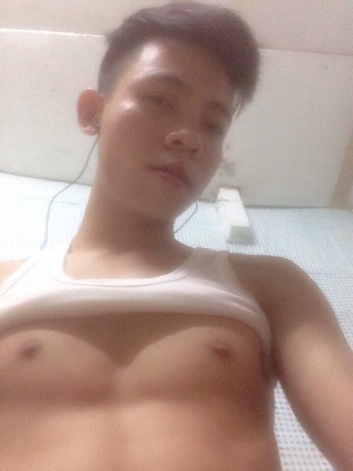 caesar2014: giatuancd:  gayhn2015:  Nguyễn Văn  Dep  Nice Dick
