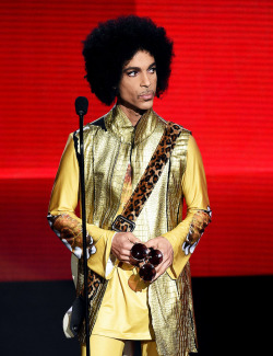 Soph-Okonedo:    Prince Speaks Onstage During The 2015 American Music Awards At Microsoft