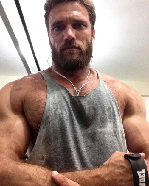 lifecomesfrommen:  Blond DILF