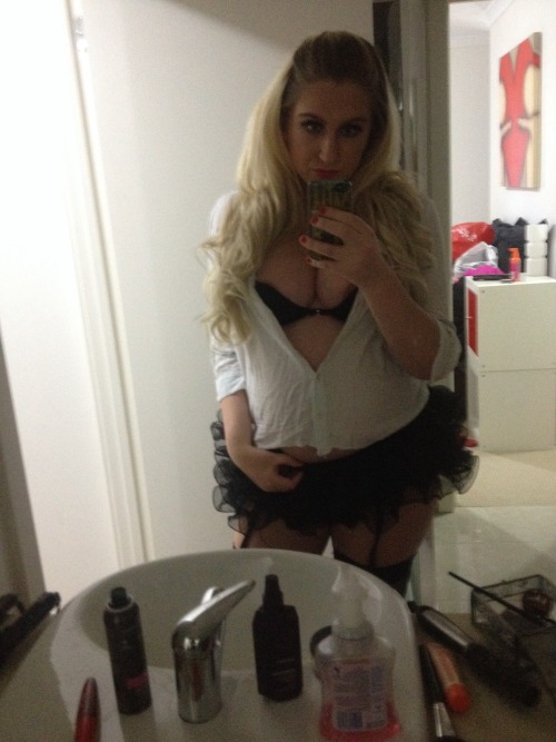 2flirt-withdanger:  mskaylaj:  All dressed up and no one to fuck :(  I would gladly fuck you beautiful ;) ~ Mr