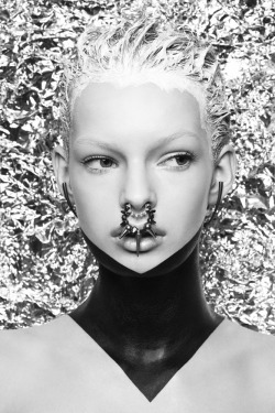 black-white-madness:  er59:  er59: Niklas Hoejlund for REVS  Madness:  Photography – Niklas HoejlundStyling – My Ringsted / Agentur Hair- Ayoe Nissen Make-Up – Louise Polano / Unique Creatives Model – Filippa / Elite Model Management 