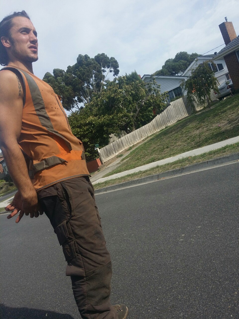 jaystradies:  koksukka:  Very sexy and friendly tree lopper on the street. English