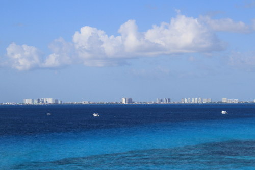 Wir befinden uns seit gestern auf der Isla Mujeres. Diese kleine Insel liegt direkt neben Cancun und