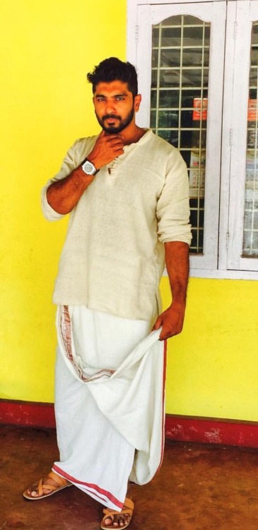 indian-men: indiangay6996: indian-men-cumshoot:100 Reblock for his nudes go! My jaykizh