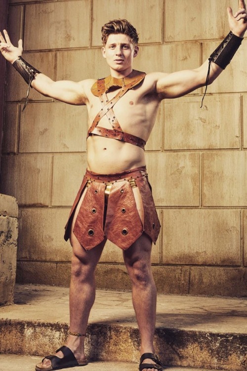 prettyboysbeautifulmen:  Tom Trotter / Bromans