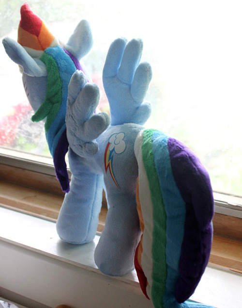 Still making ponies. ^_^ My first attempt at Rainbow Dash and a cute filly Fluttershy. 