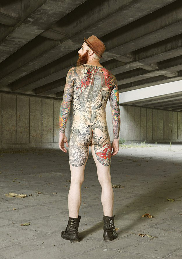 ink-its-art:“What are you hiding under your clothes? These 14 people photographed