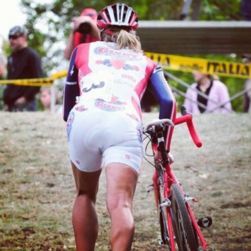 girlsbikesworld: #cyclocross #bike #bicycle #girl #girlsbikes #girlsandbikes #pedal #effort #idangel