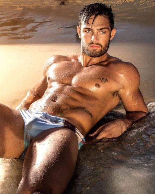 irishenko:  http://irishenko.tumblr.com