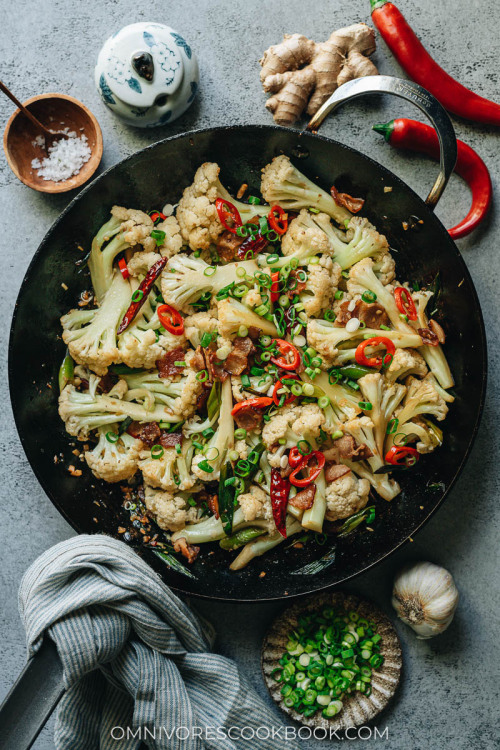 Dry Pot Cauliflower (干锅菜花)Chinese dry pot cauliflower features crispy cauliflower bites stir fried w