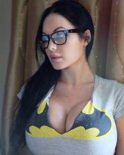 ig-ba:  Batman and glasses :) tag a friend who loves #batman by veronikablack88