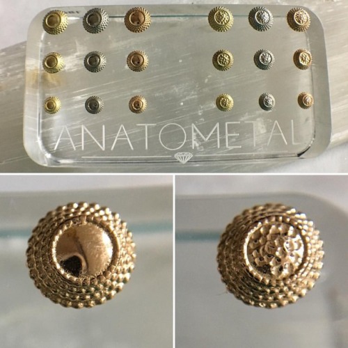 Texture! We love playing with textured body jewelry so when we heard that our good friend at @anatom