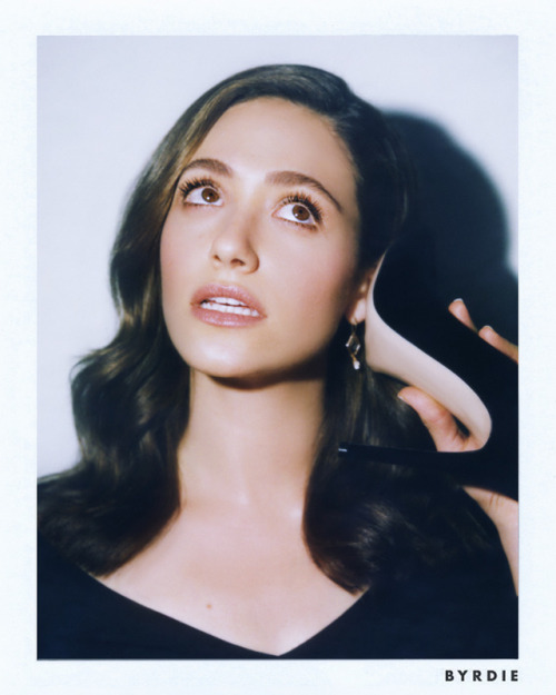 edenliaothewomb:Emmy Rossum, photographed by Emily Soto for Byrdie Beauty, Nov 5, 2017.