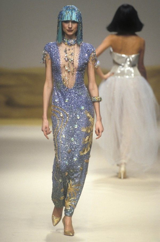 Louis Feraud 1998 in 2023  Runway fashion couture, Fancy attire