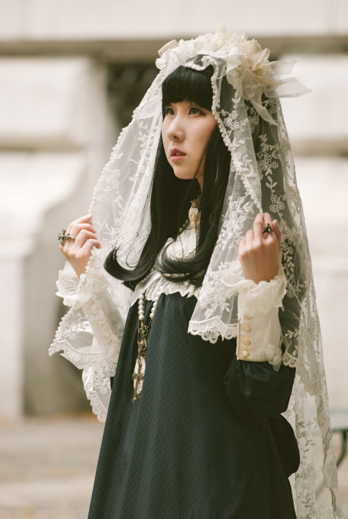 victorianme: ~Brides of the Eternal Light~ Black: ThisLittleDollyNavy: Victorianme Xin Lolita Photog