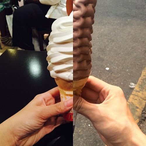amyfountains:  kosmickreatur:  boredpanda:    Couple In Long Distance Relationship Connects By Creating Combo Pictures    Aww  AWWWWWWWWW 