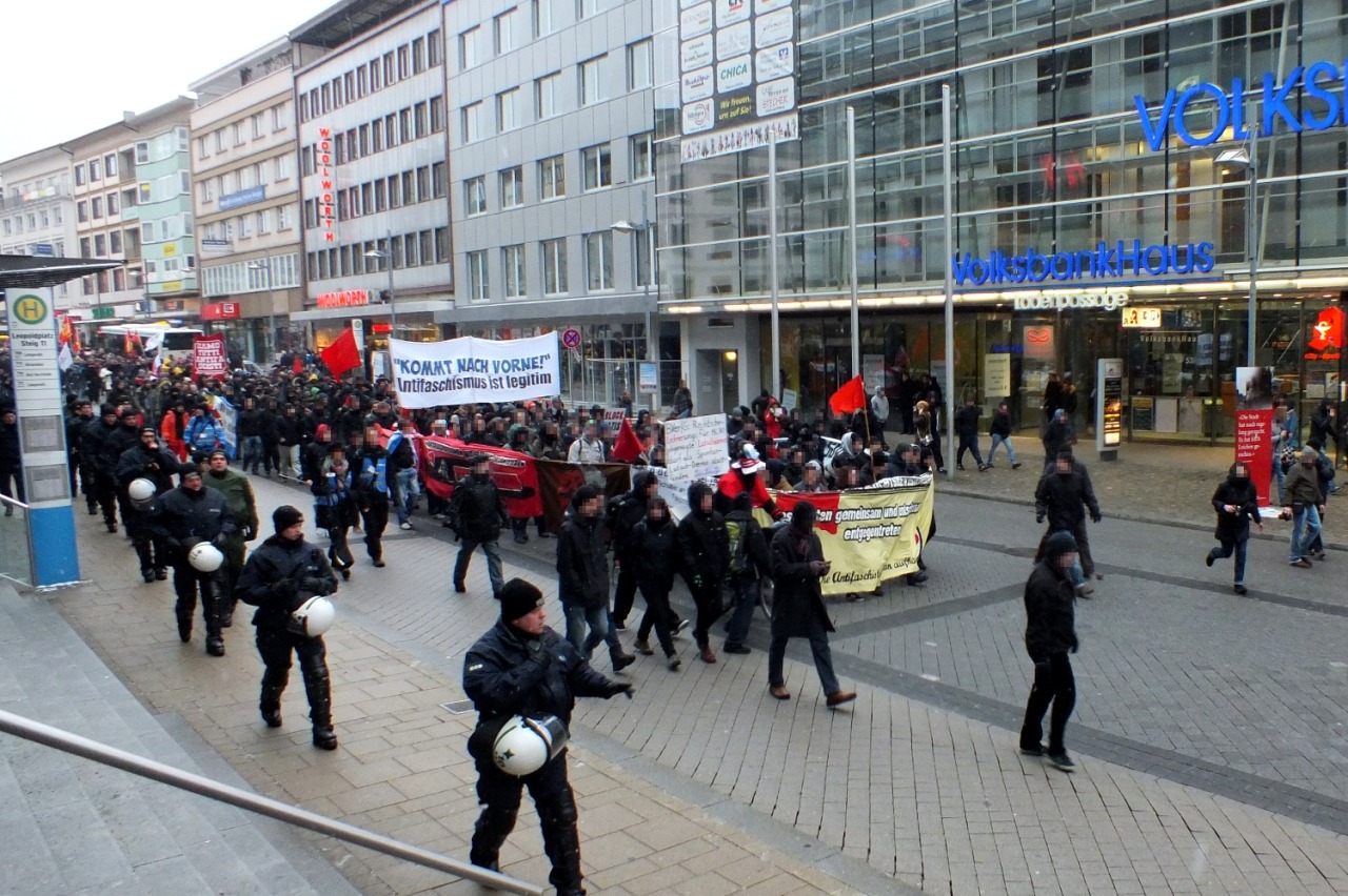 nebenwiderspruch:  Antifademo in Pforzheim 