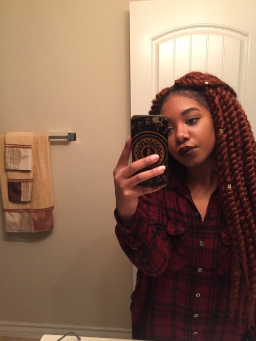 bootyneedslovin:  happy blackout ✨✨