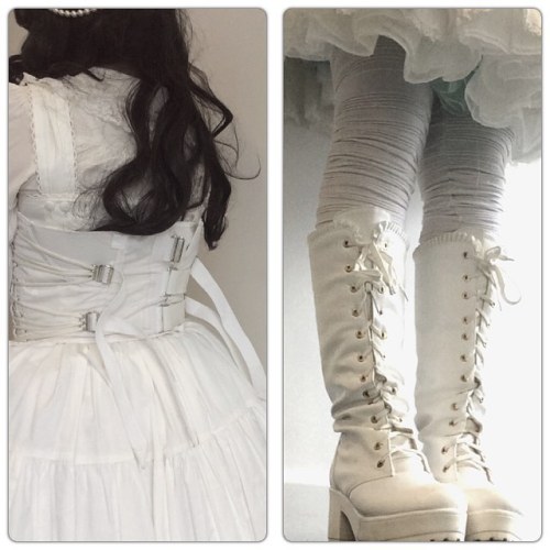 gravelvet:  Bandage leggings, and vintage medical corset back. #guro #gurokei #gurokawa #gurokawaii 