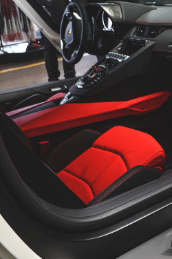 envyavenue:  Carbon Fiber Interior | Photographer