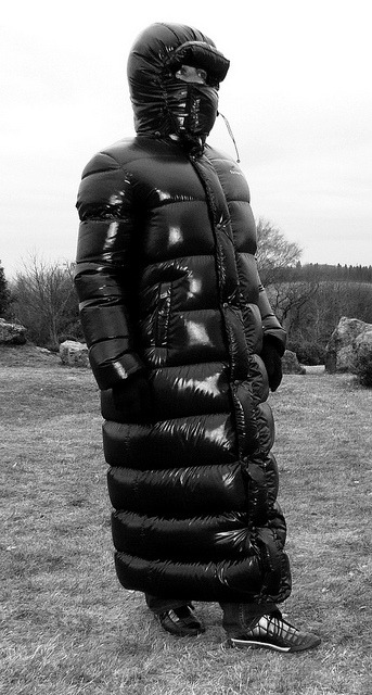 parkasiteclub:  Parkasite down coat on Flickr. Walking in the countryside in Parkasite long coat&hel