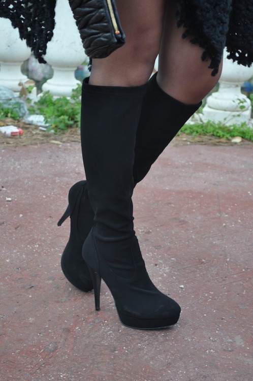 pantyhose-magazine:pantyhose-magazine.tumblr.com/