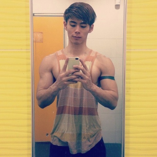 6sg:  I love the first photo. http://6sg.tumblr.com/archive