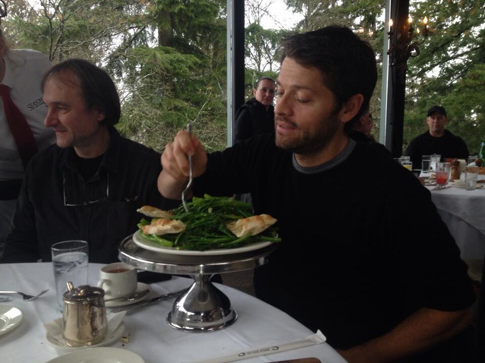 somehuntersloveangels:  mfluder42:  Presenting Director Misha Collins   They’re